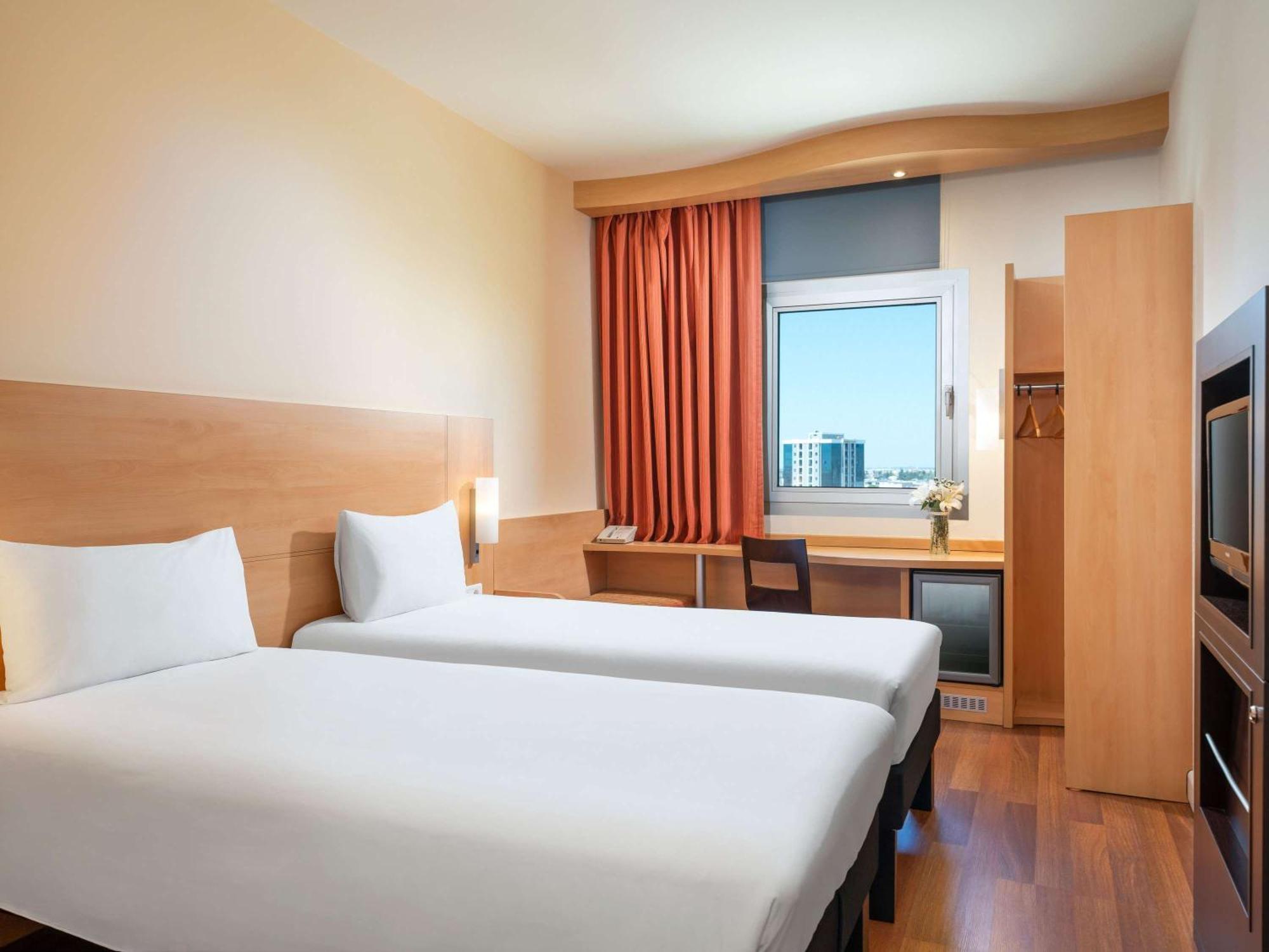 Ibis Adana Hotel Exterior photo